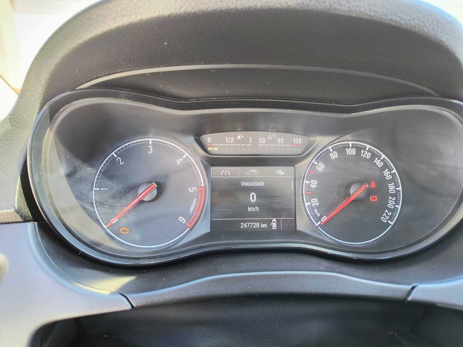 Opel Corsa 2015 - muito económico