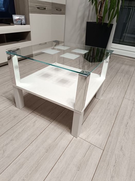 Stolik stan jak nowy