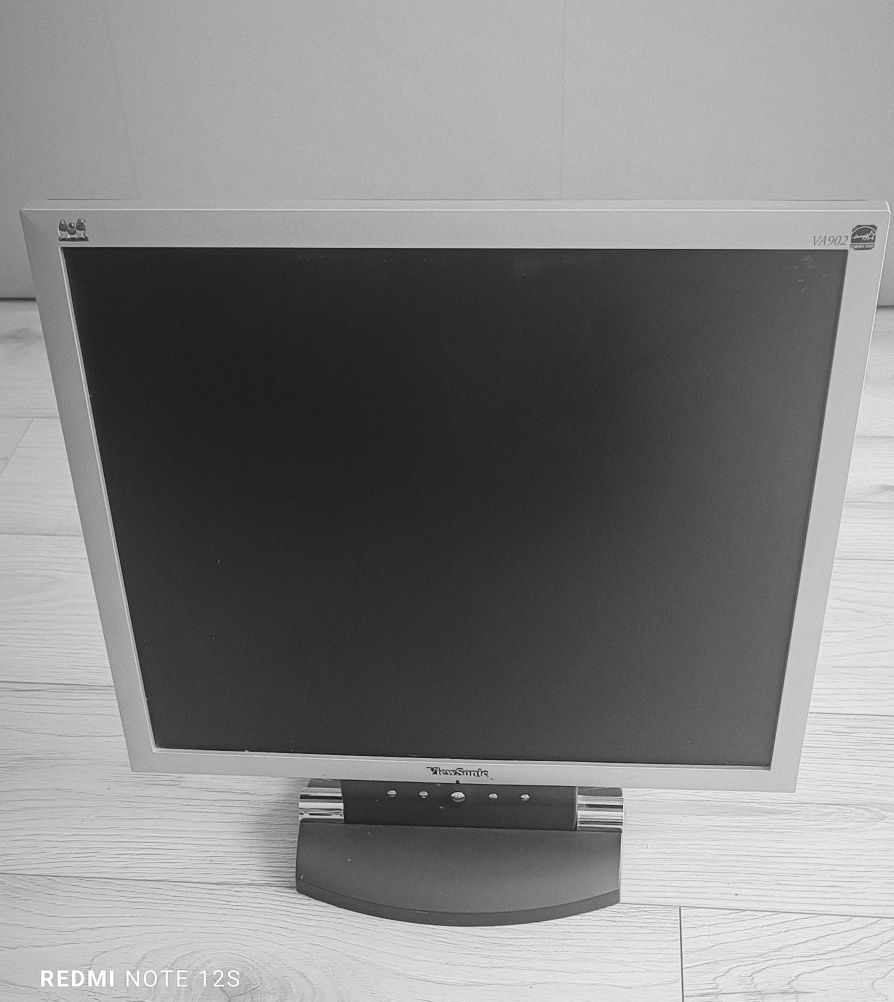 Monitor LCD ViewSonic VA902 19 cali