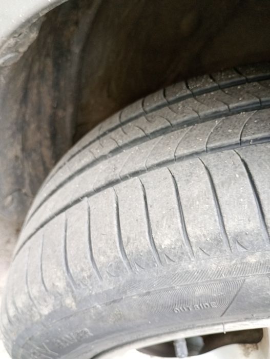 Тайота авенсіс в рістайлі