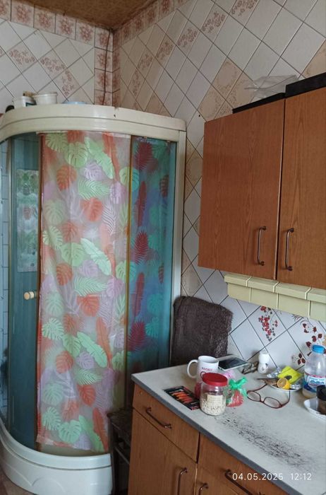 Продам.. 1/2 дома в Мерефе район вокзала.