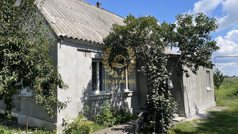 Продам будинок в смт Гребінки