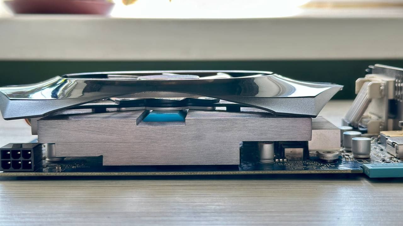 Відеокарта GIGABYTE Radeon R7