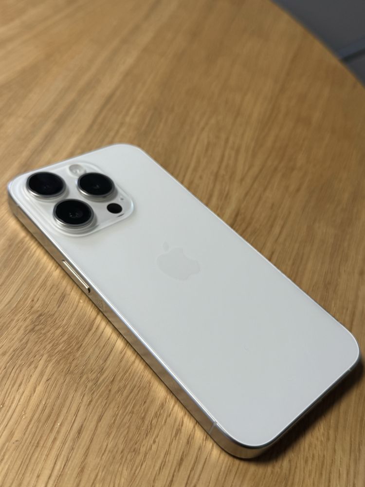 Iphone 15 pro 100% kondycji biały