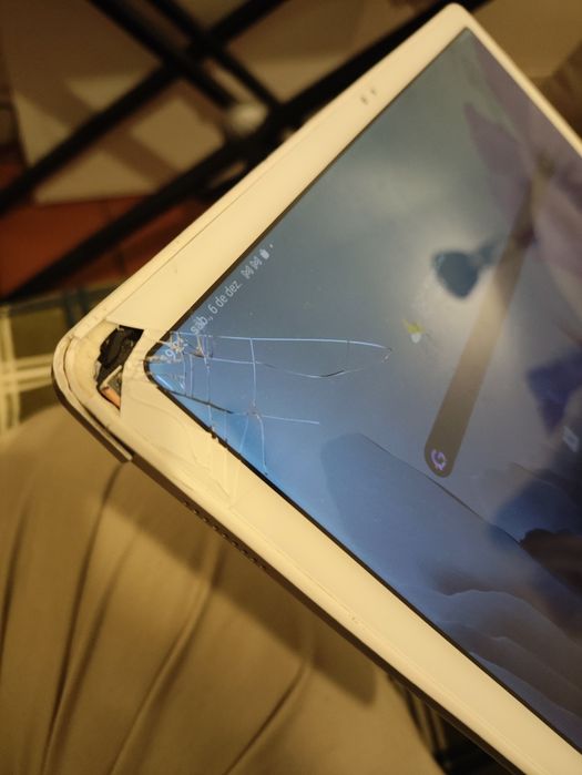 Tablet Galaxy a7 com tela partida