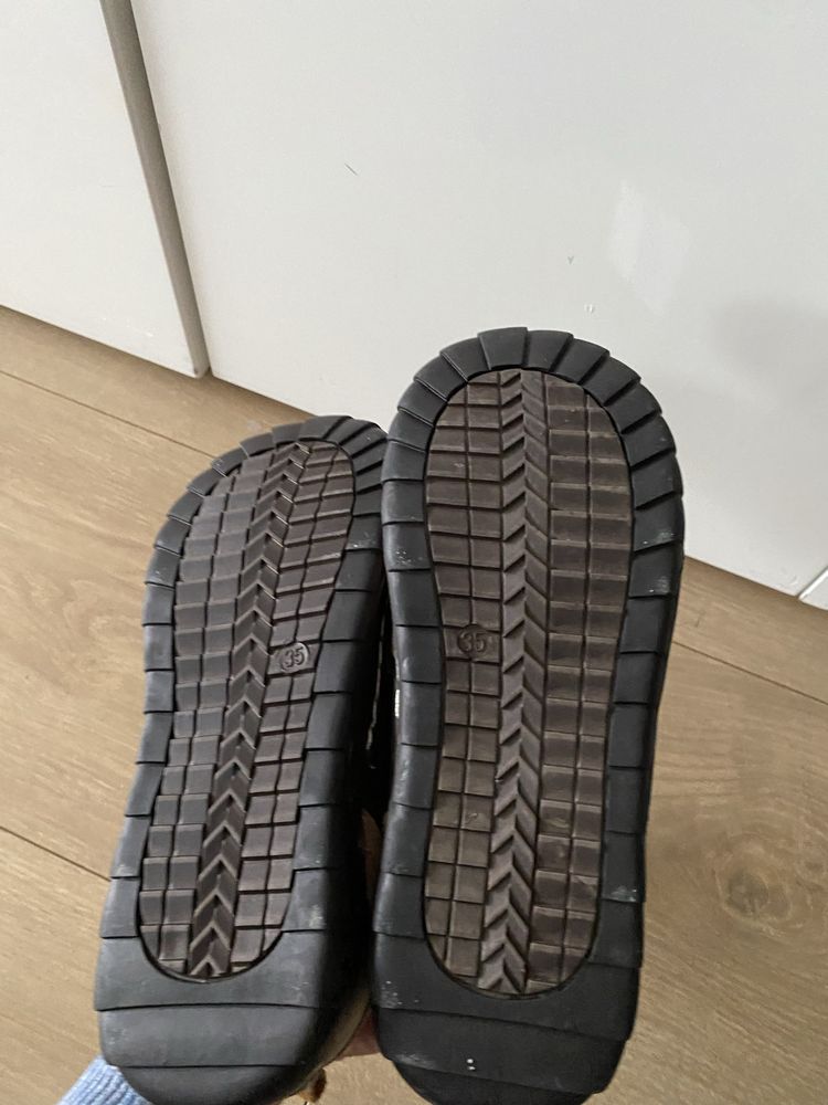 Nowe z metką skórzane buty 35 wkladka 22 cm