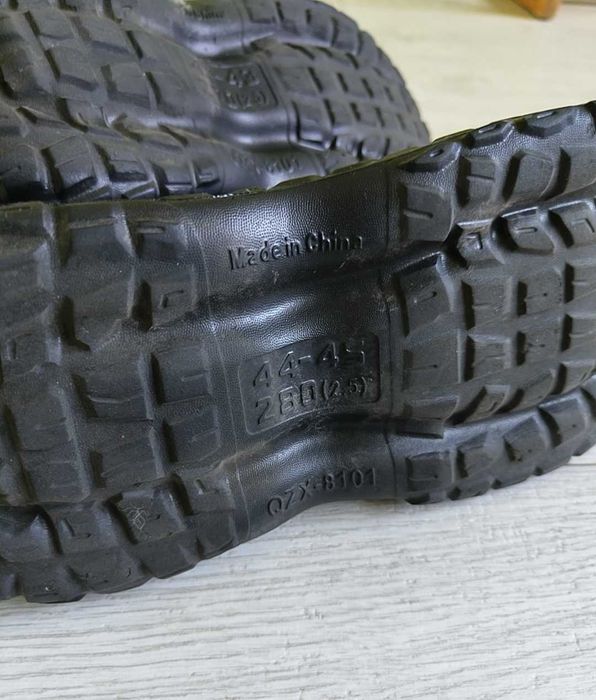 Літні шльопанці(як кросівки)