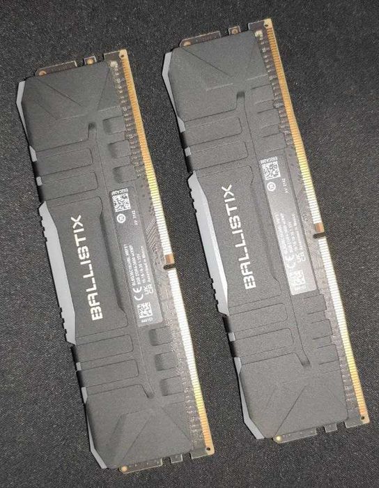 Оперативна пам'ять Crucial 8 GB DDR4 3600 MHz Ballistix Black