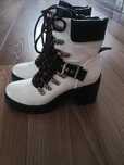 Nowe trapery botki na obcasie Street Shoes, rozm. 40