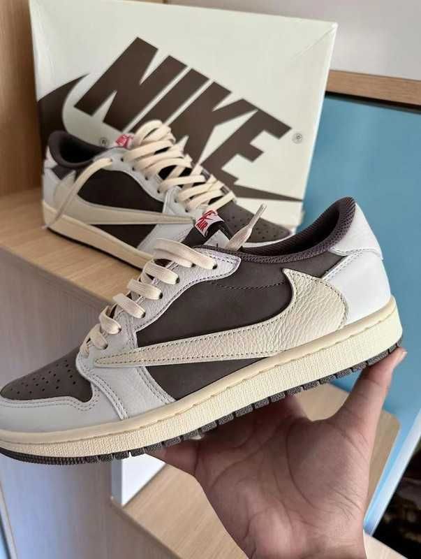 Jordan 1 Retro Low OG SP Travis Scott Reverse Mocha R.39