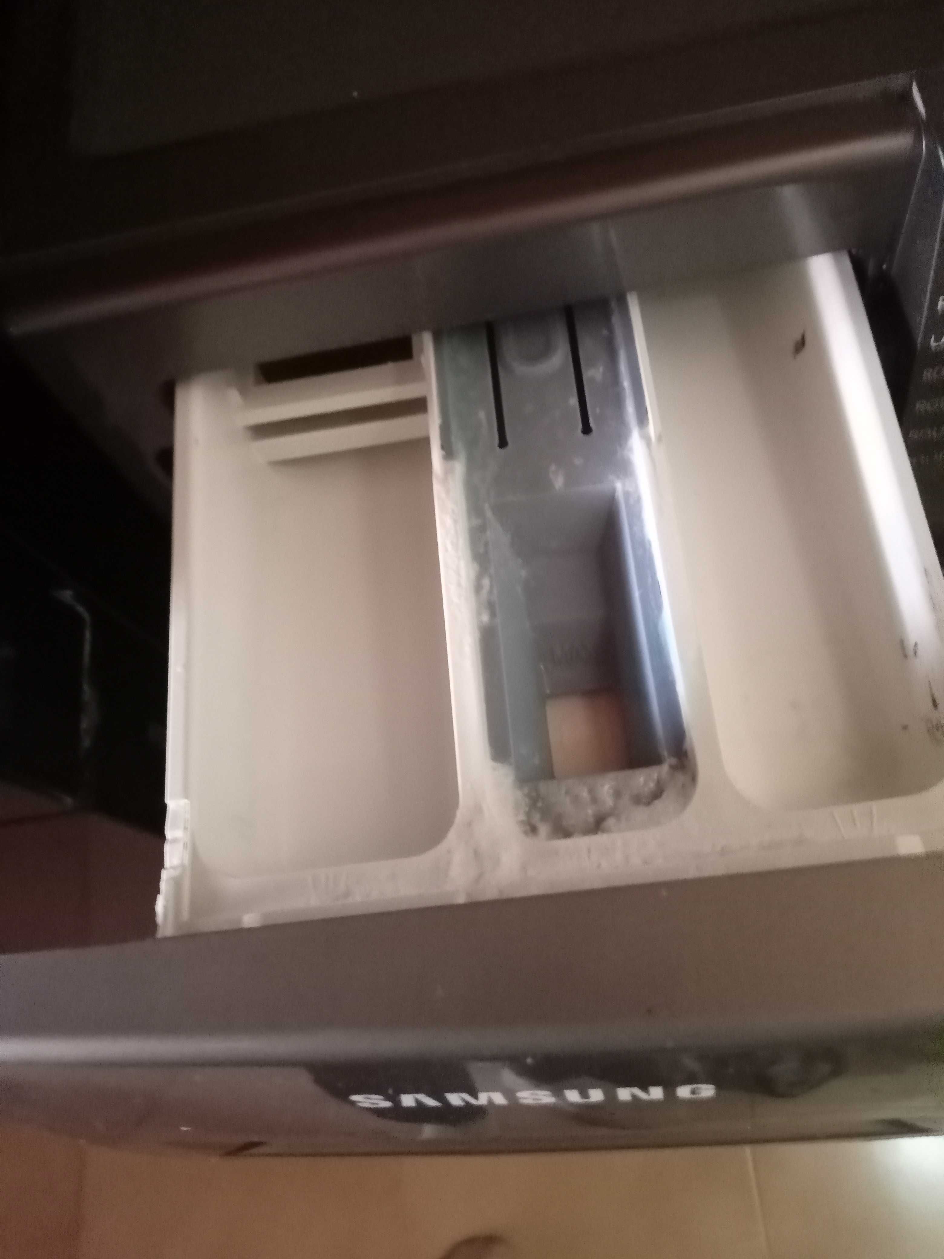 Máquina de lavar roupa usada, SAMSUNG, com capacidade de 8kg