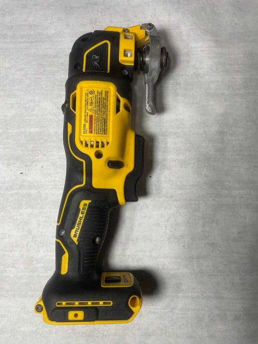 Інструмент Dewalt
