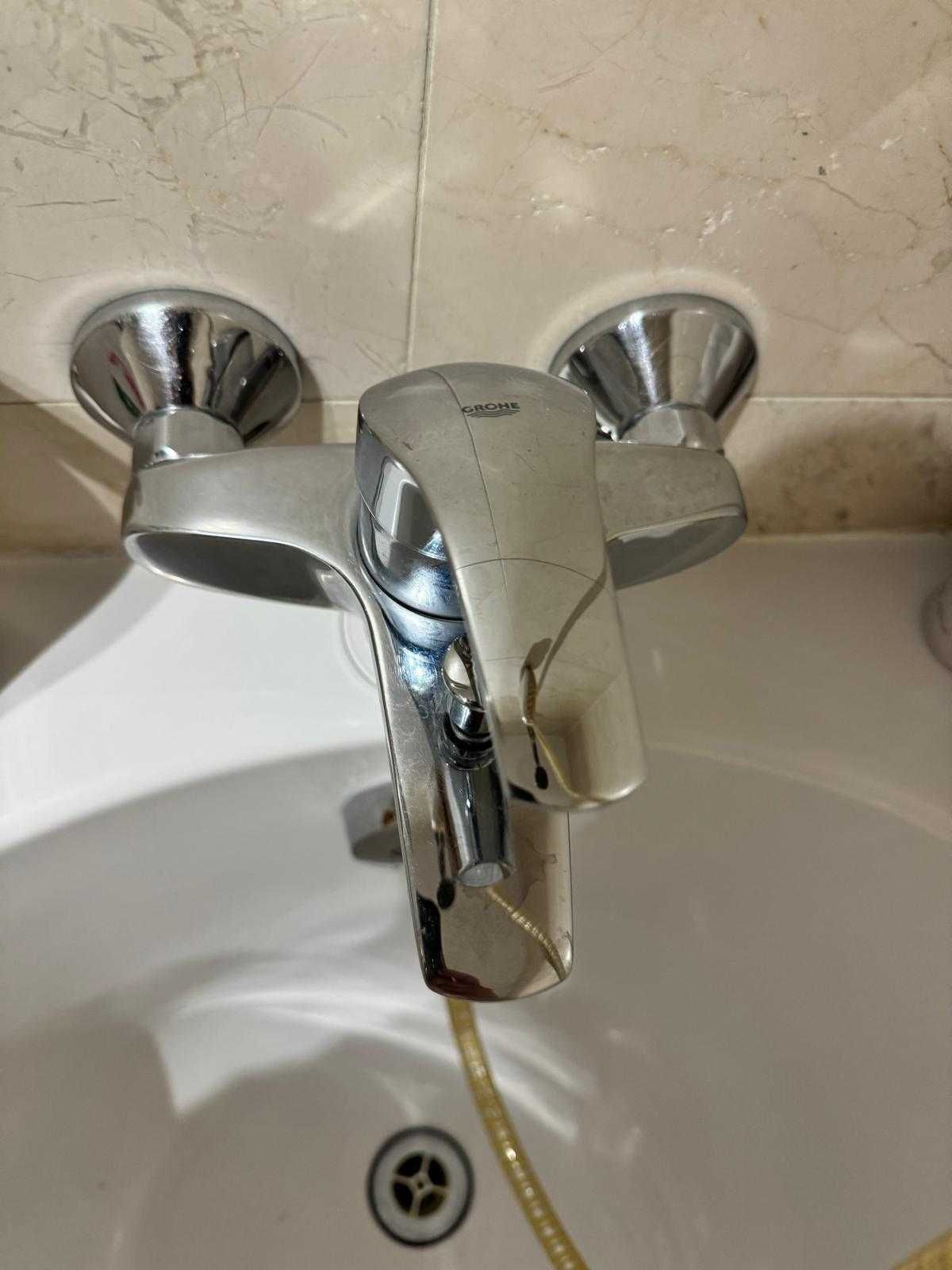 Banheira + resguardo em vidro temperado + misturadora GROHE