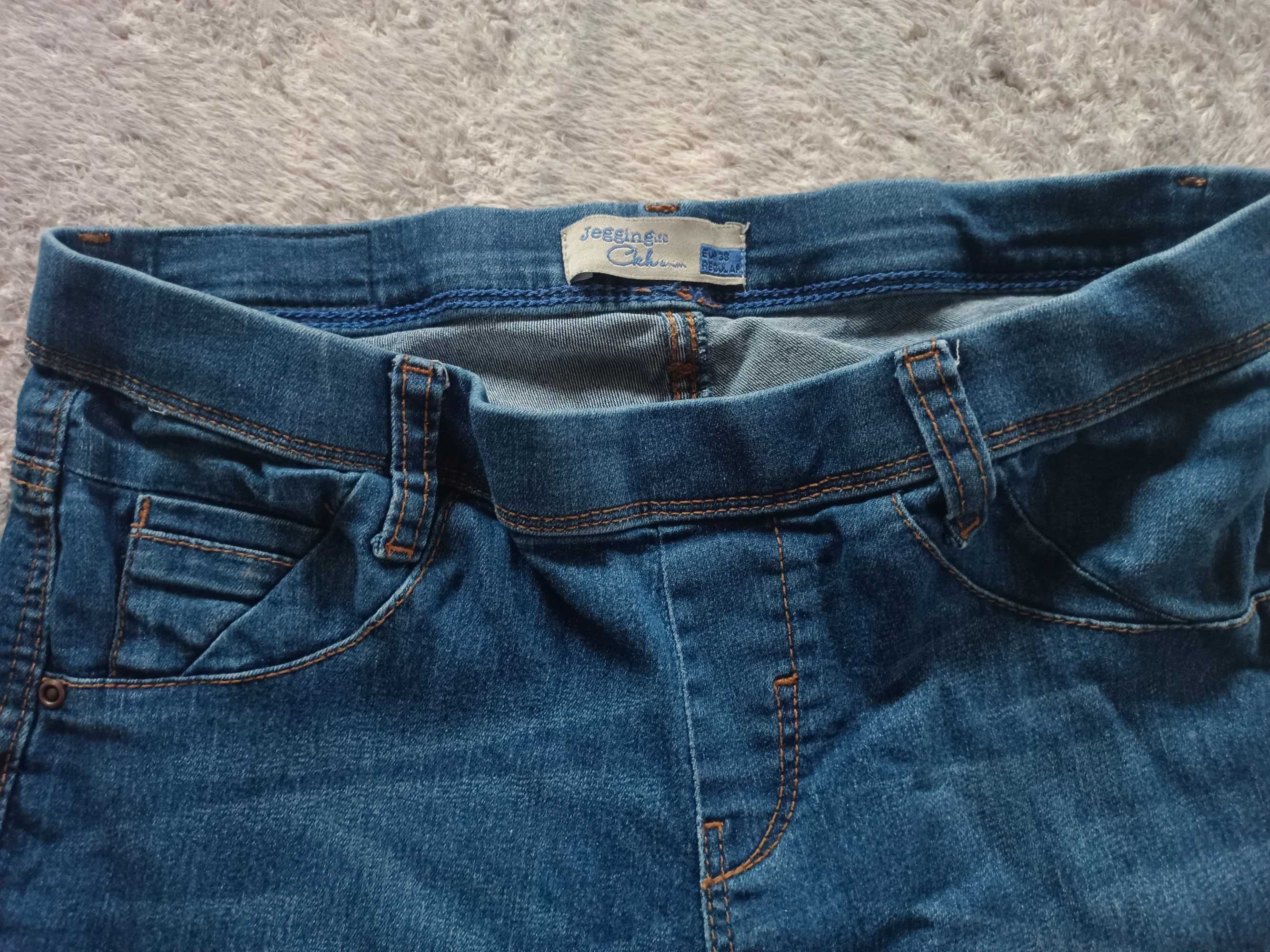 Jegginsy C&A 38, M, ciemny niebieski z przetarciami, miękki jeans