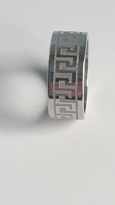 Obrączka z greckim motywem