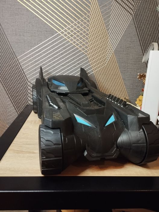 Машина бетмена batman mobile DC Comic's