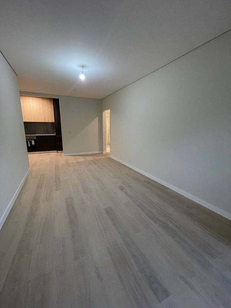 Apartamento T1 com garagem box