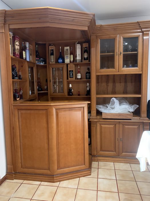 Bar com movel de cerejeira