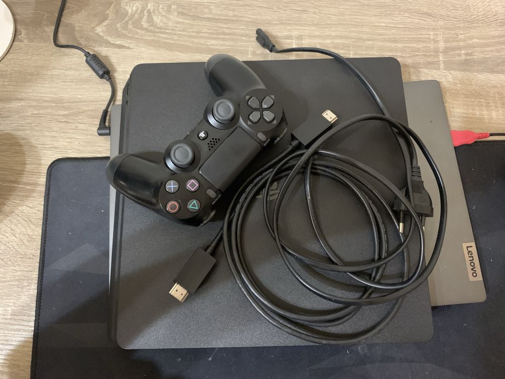 PlayStation 4 1TB Slim 2 геймпади