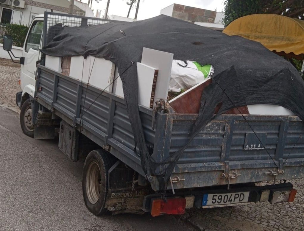 SETÚBAL arredores CARRINHAS e CONTENTORES p/recolha de entulho e lixo