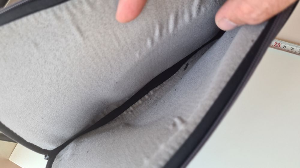 Estojo case logic para tablet livro...