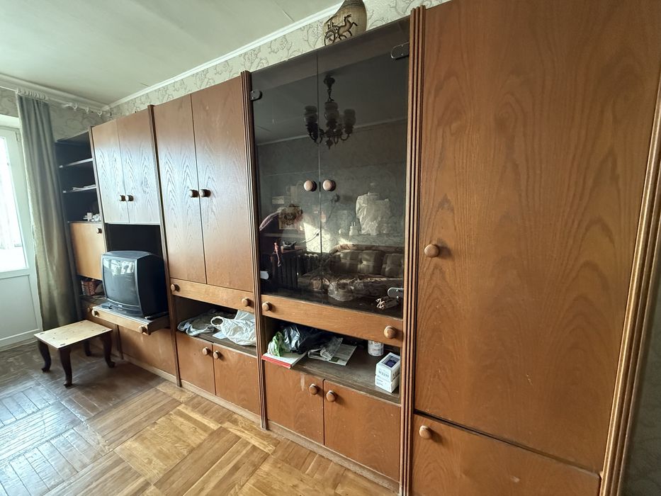 Віддам безкоштовно меблі. Стінка