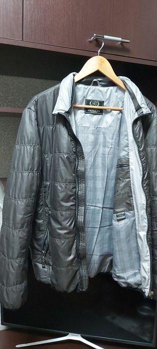 Куртка- ветровка