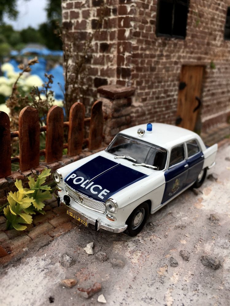 PEUGEOT 404-auta,model,wozy policyjne,kolekcja