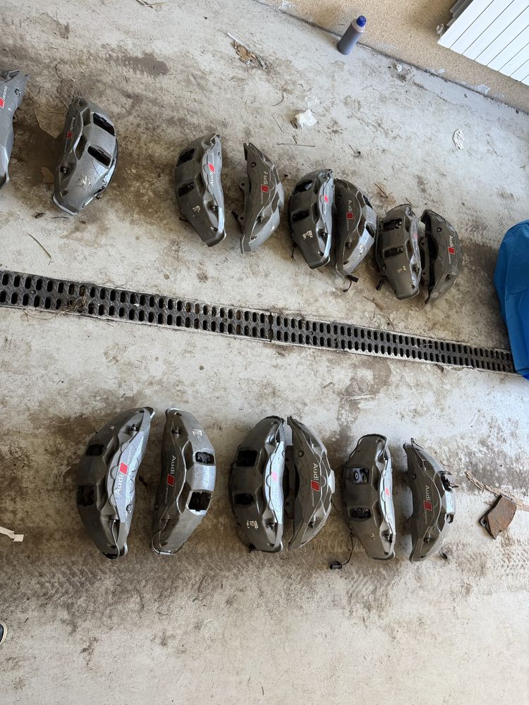 Zaciski hamulcowe 10-tłoczków Akebono Audi Porsche nowe.