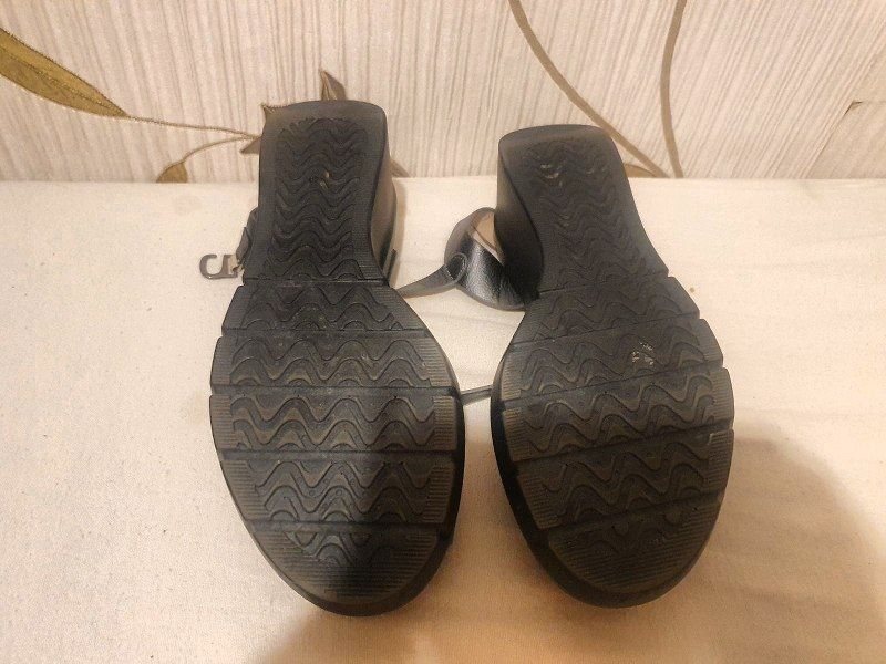 Босоножки на платформе 38р