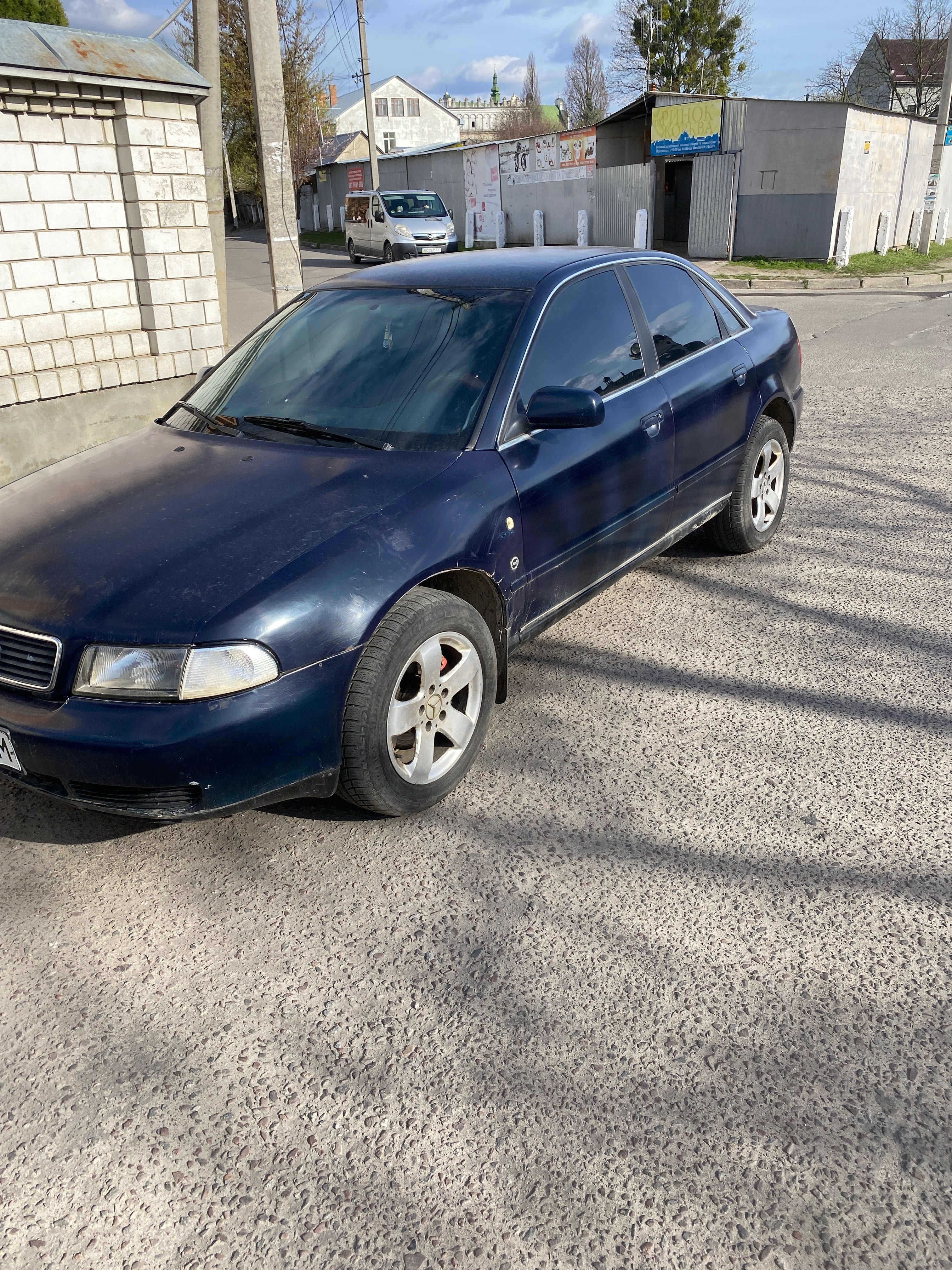 Audi a4     B 5 1.6