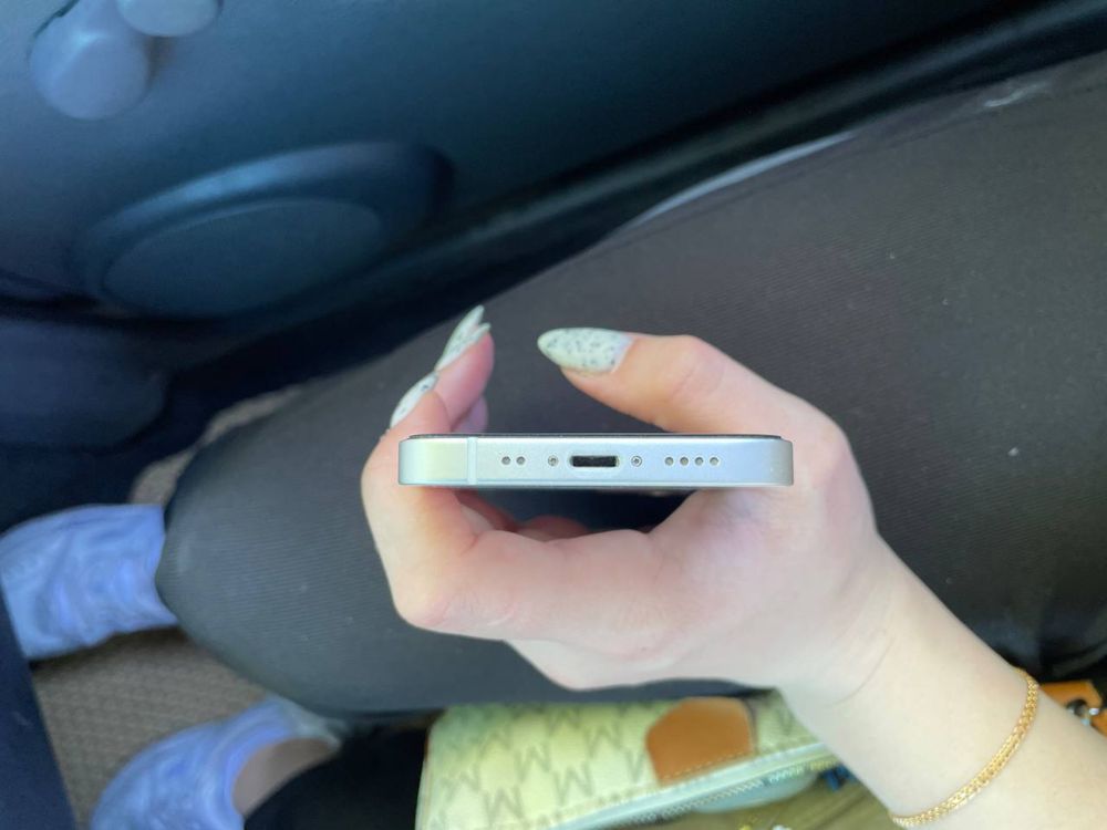 Продам Iphone 12 mini