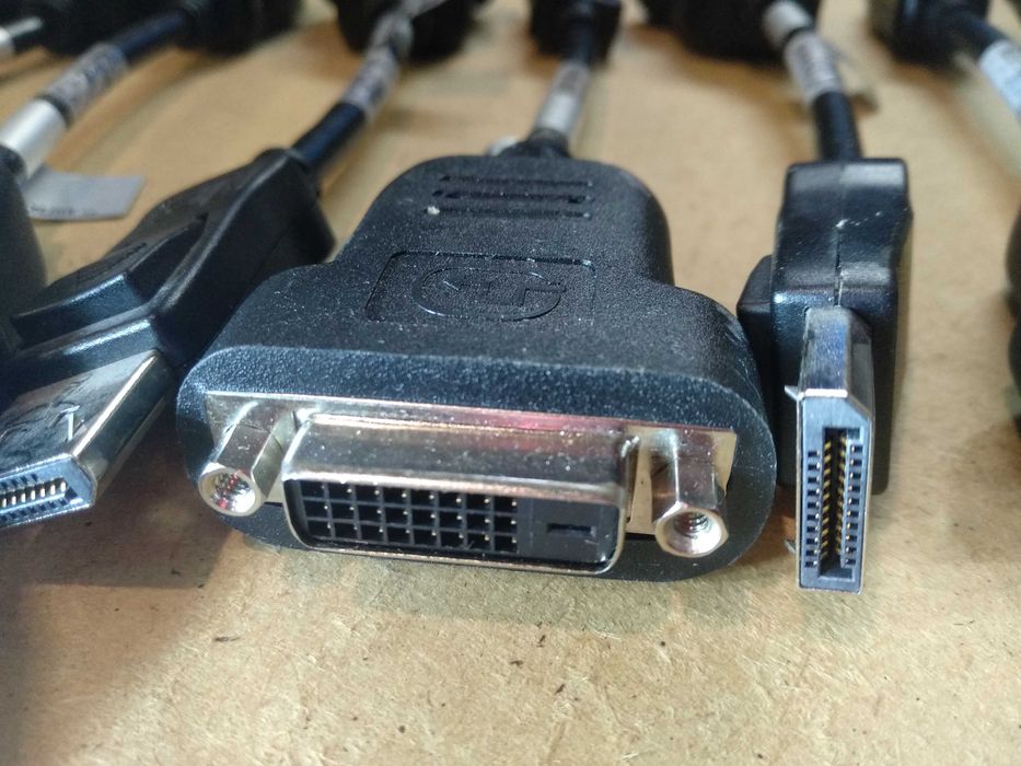 переходник с  DisplayPort  на DVI  новый