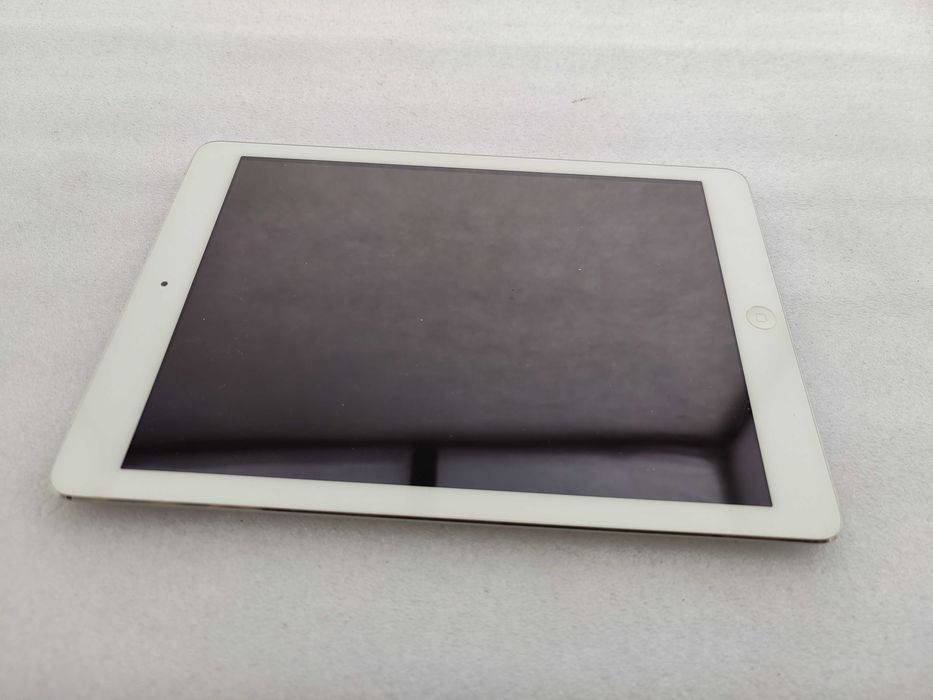 Планшет  ipad a 1475 air 64gb