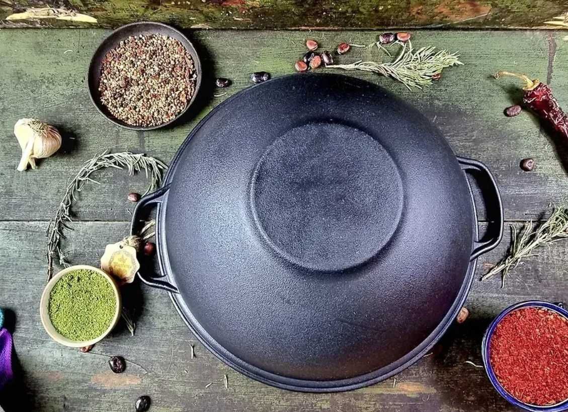 Казан чавунний узбецький об`ємом 8 л WOK із кришкою-сковородою