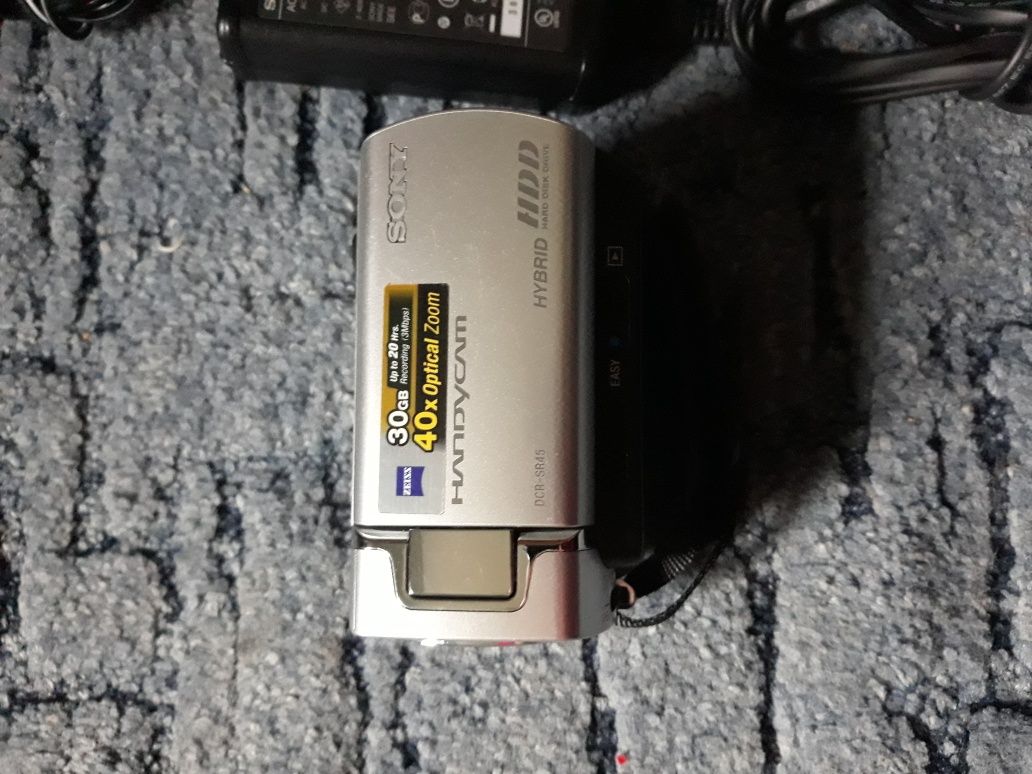 Видеокамера Sony DCR-SR45