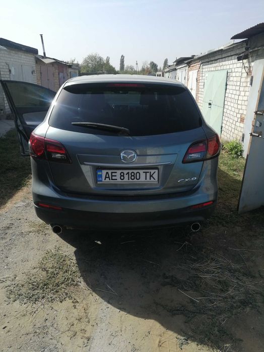 Продаю мазду сх9 газ бензин