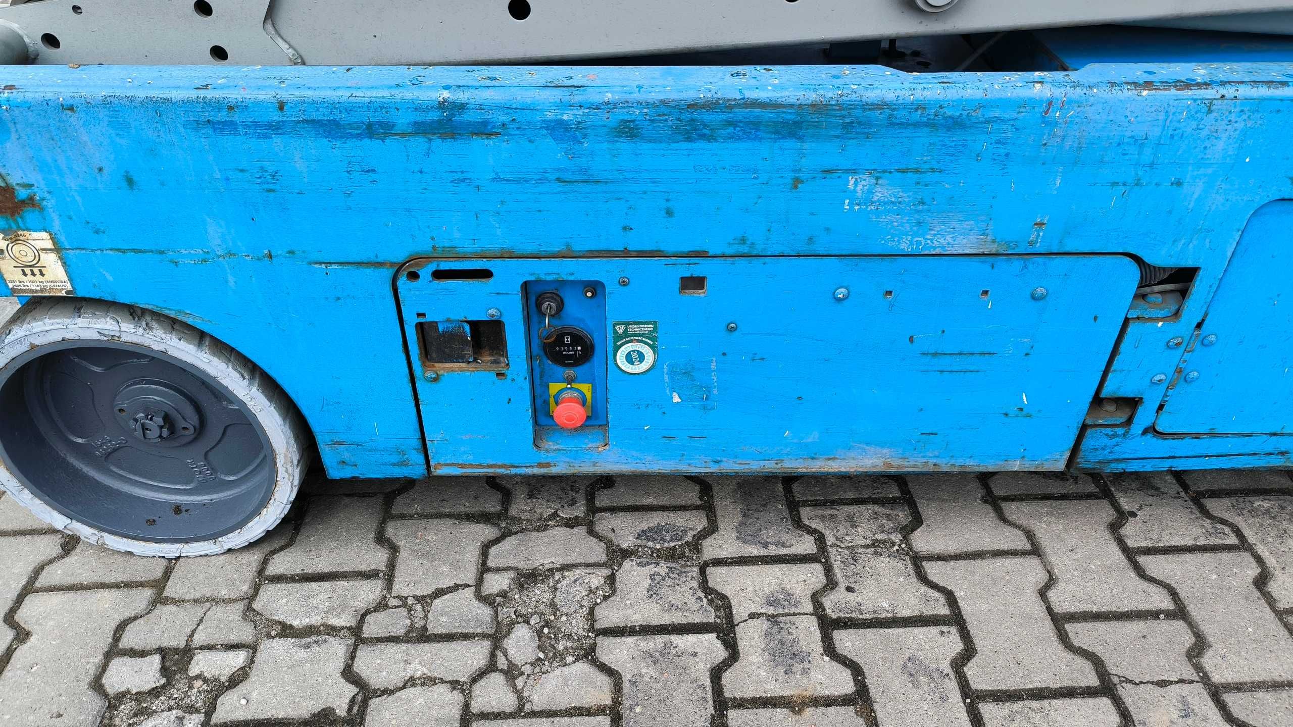 Elektryczny podnośnik nożycowy GENIE GS 3246 rok 2008 cena 20500 netto