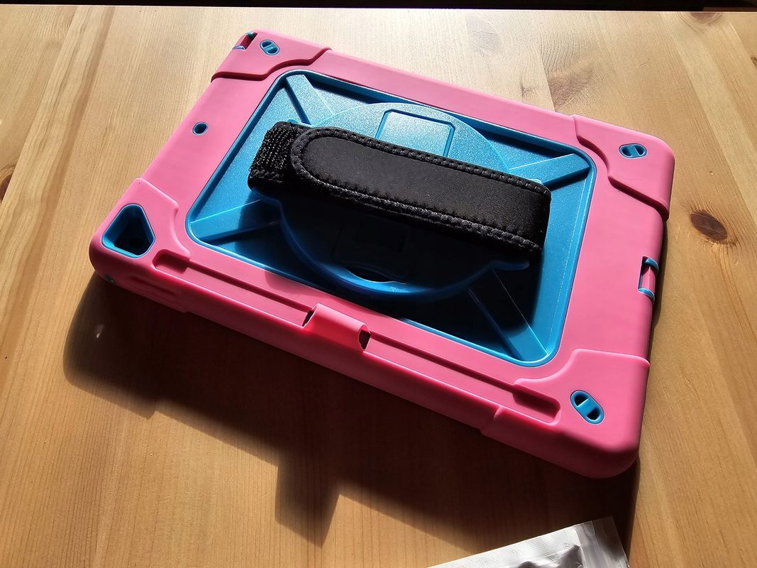 Etui Obudowa Case na Tablet iPad 6/5/Air 2/Pro 9.7" z Paskiem Pancerny