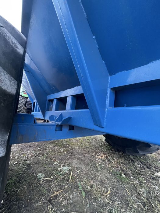 Бункер-перевантажувач Kinze 600
