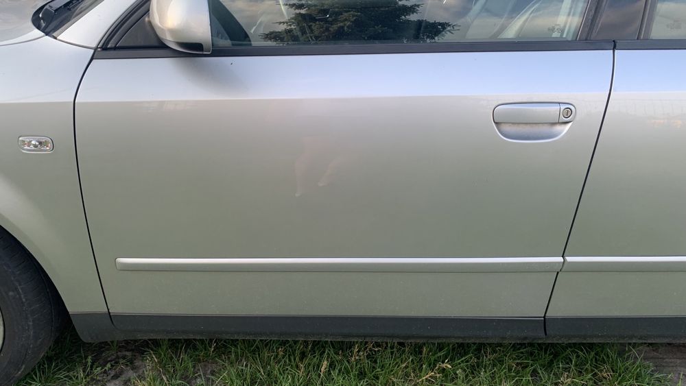 AUDI A4 B6 drzwi w kolor srebrne LY7W przód tył prawe lewe
