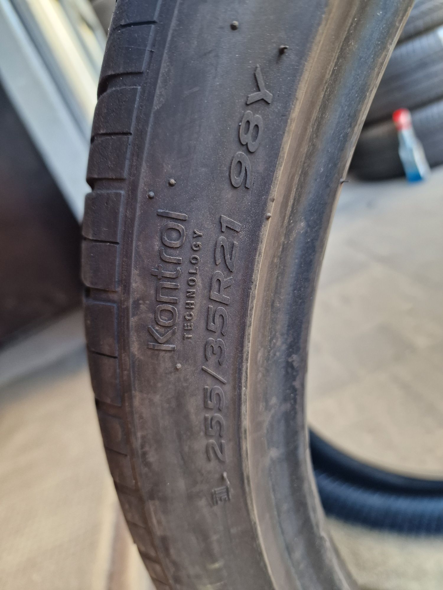 Пара летних шин 255/35 R21 Hankook Ventus