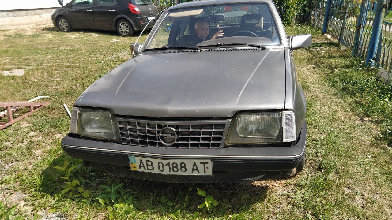 Opel ascona 2.0 ne по запчастинах