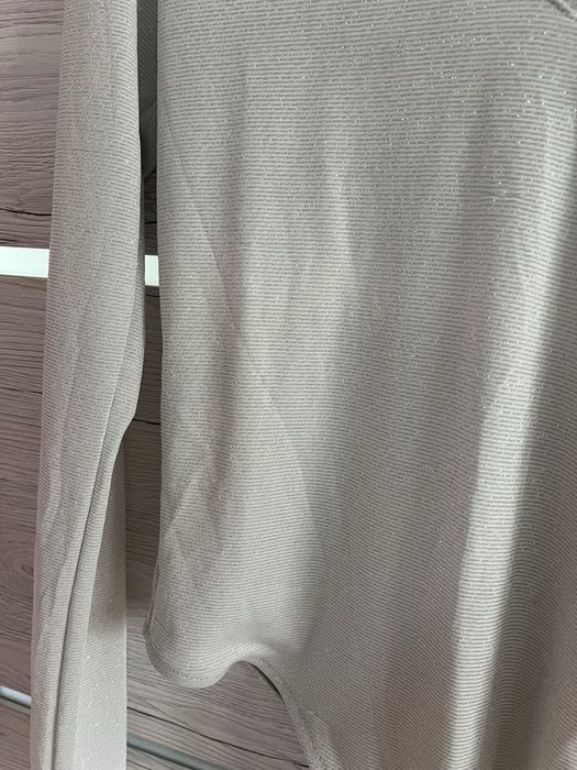 Eleganckie body z połyskiem długi rękaw z dekoltem V nowe