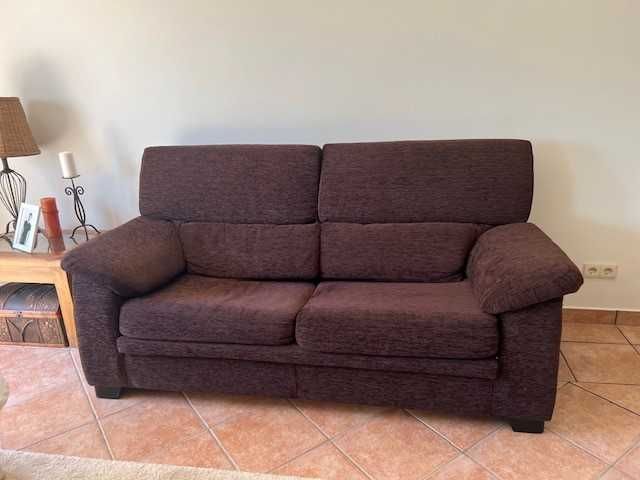 Sofá em tecido castanho em muito bom estado