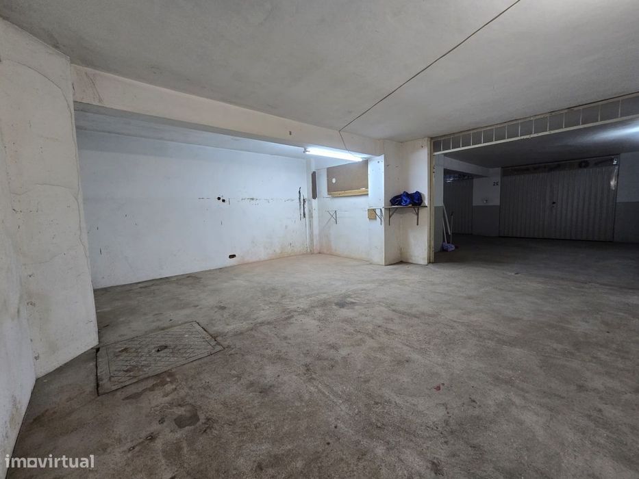Garagem grande com 25m Quadrados, Centro da cidade Braga