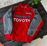 Гоночна вітровка Toyota