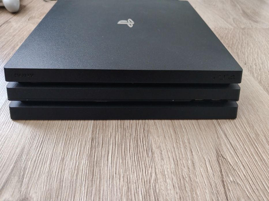 PlayStation 4 Pro+ dwa pady,gra,torba Gratis