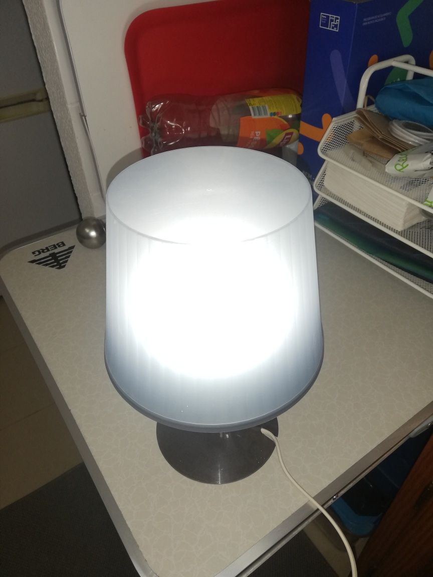 Candeeiro de mesa