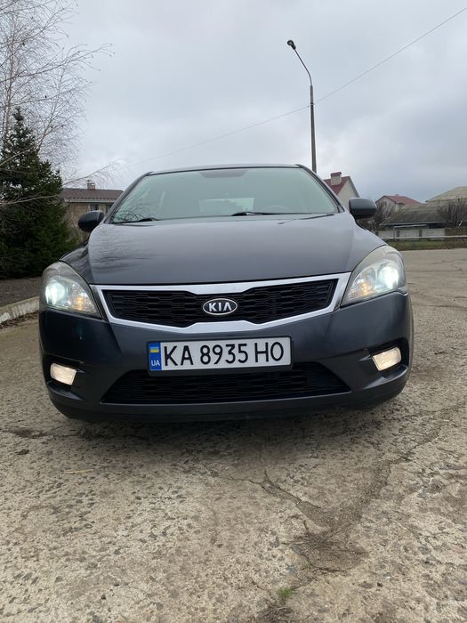 Продаю автомобіль KIA ceed